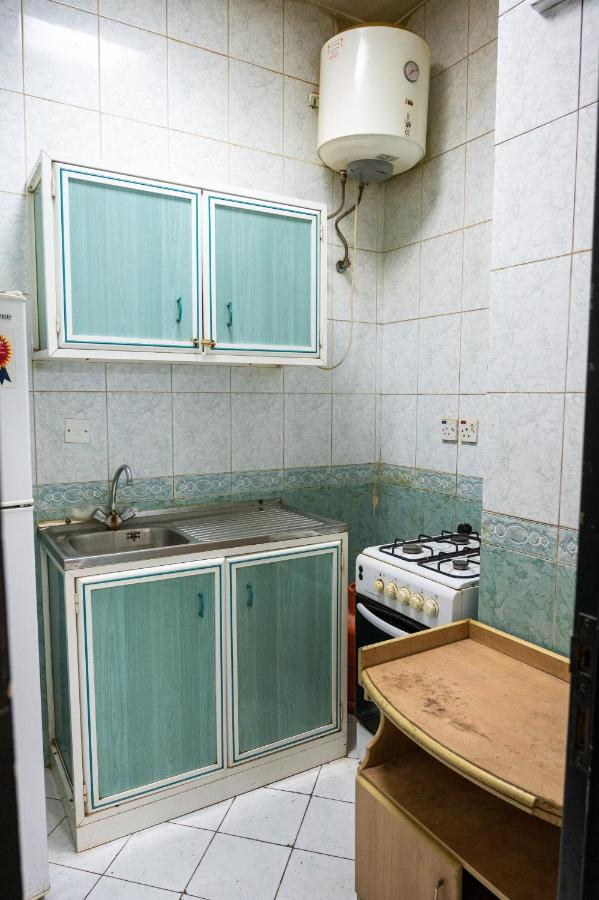 Al Hamra Palace Residential Apartment *
